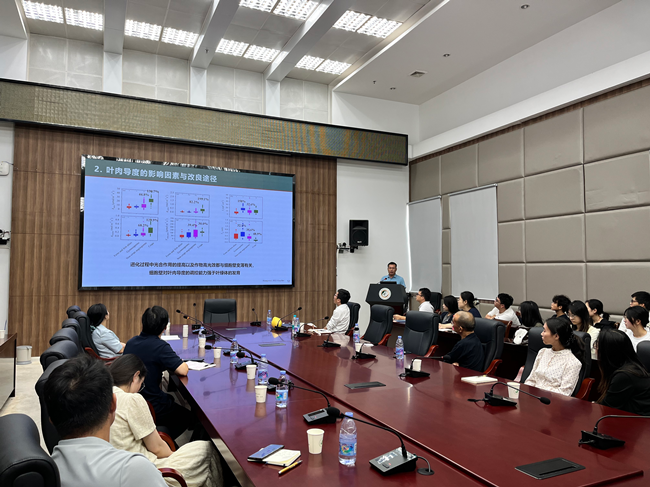 华中农业大学植物科学技术学院李勇教授作报告.png