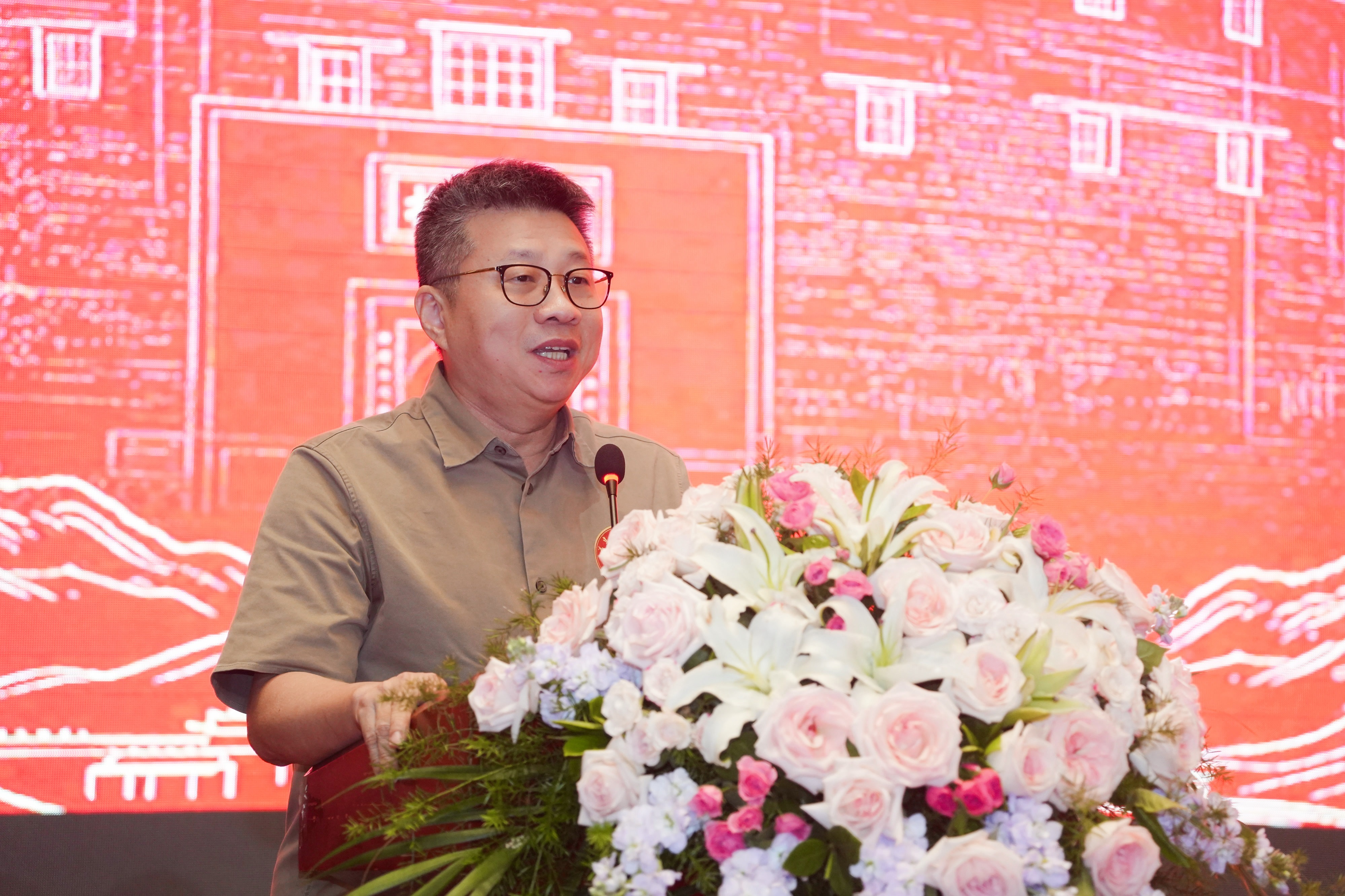 福州校友代表王跃仁发言.jpg 福州校友代表王跃仁发言.jpg