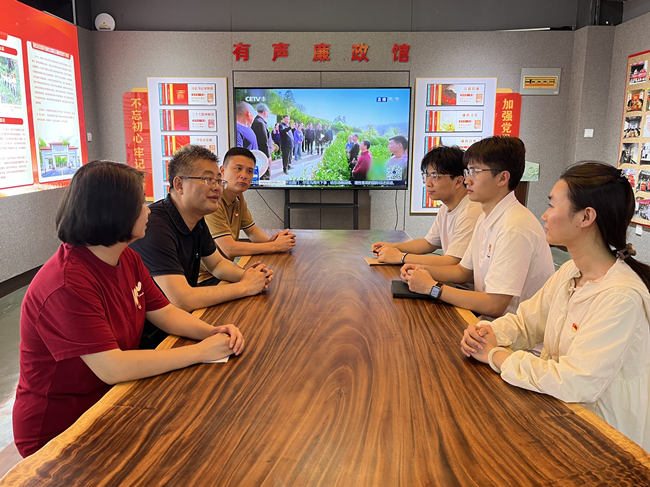 慰问学生党员_.png
